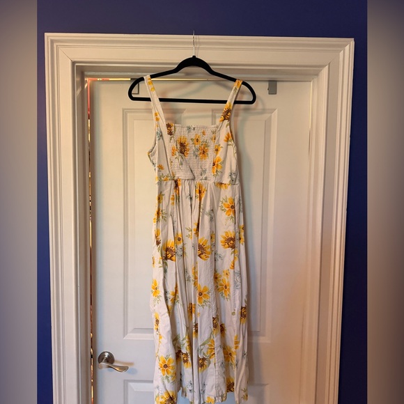 Old Navy Yellow Floral Midi Dress - Picture 4 of 4